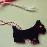 Catel negru din fetru /  pasla 