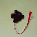 Martisoare pestisori din fetru / pasla negru