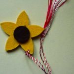 Flori colorate fetru/pasla martisor - brosa galben