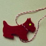 Catel rosu din fetru /  pasla 